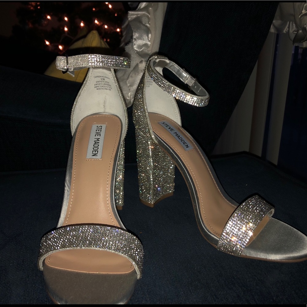 BRAND NEW STEVE MADDEN CARSON RHINESTONE R-HEEL